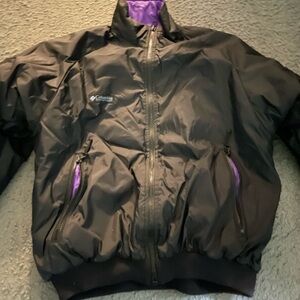 women’s columbia windbreaker reversible black and purple size medium